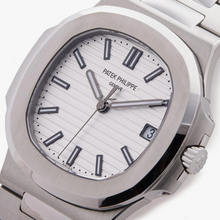 Patek Philippe Nautilus Men Analog Watch